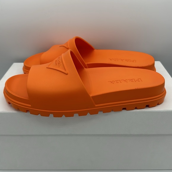 Prada Triangle Logo Slide Sandals Papaya Orange Size 42 EU / 9 US NIB - Picture 7 of 11